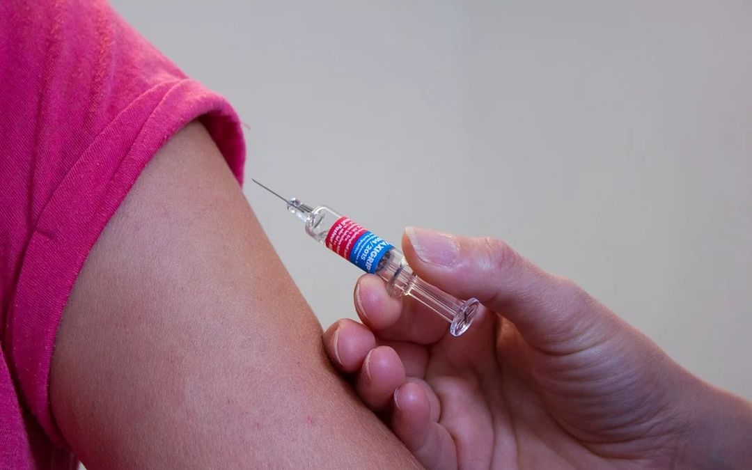 Anti-vaccinatiemoeder vraag om advies, krijgt er aardig van langs