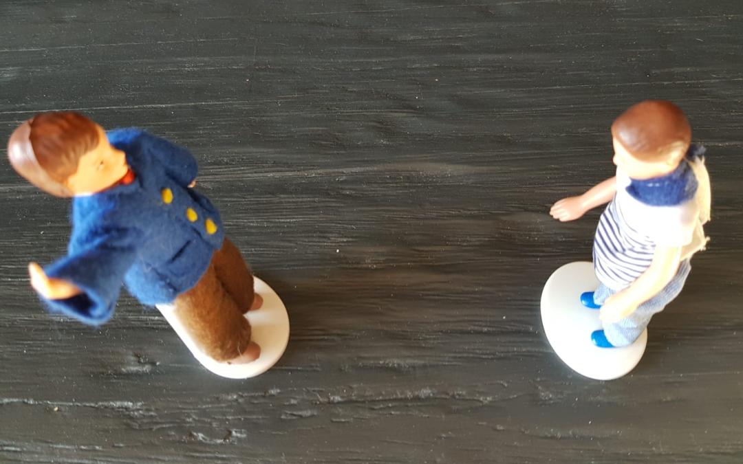 Andere kant opkijken poppenhuisje