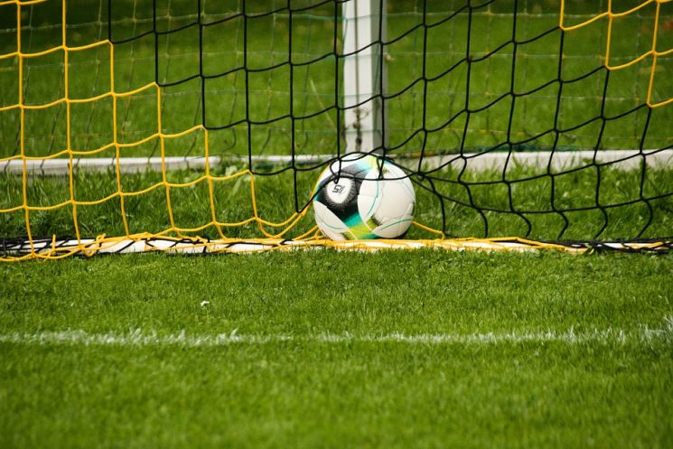 Voetballer scoort 16 doelpunten